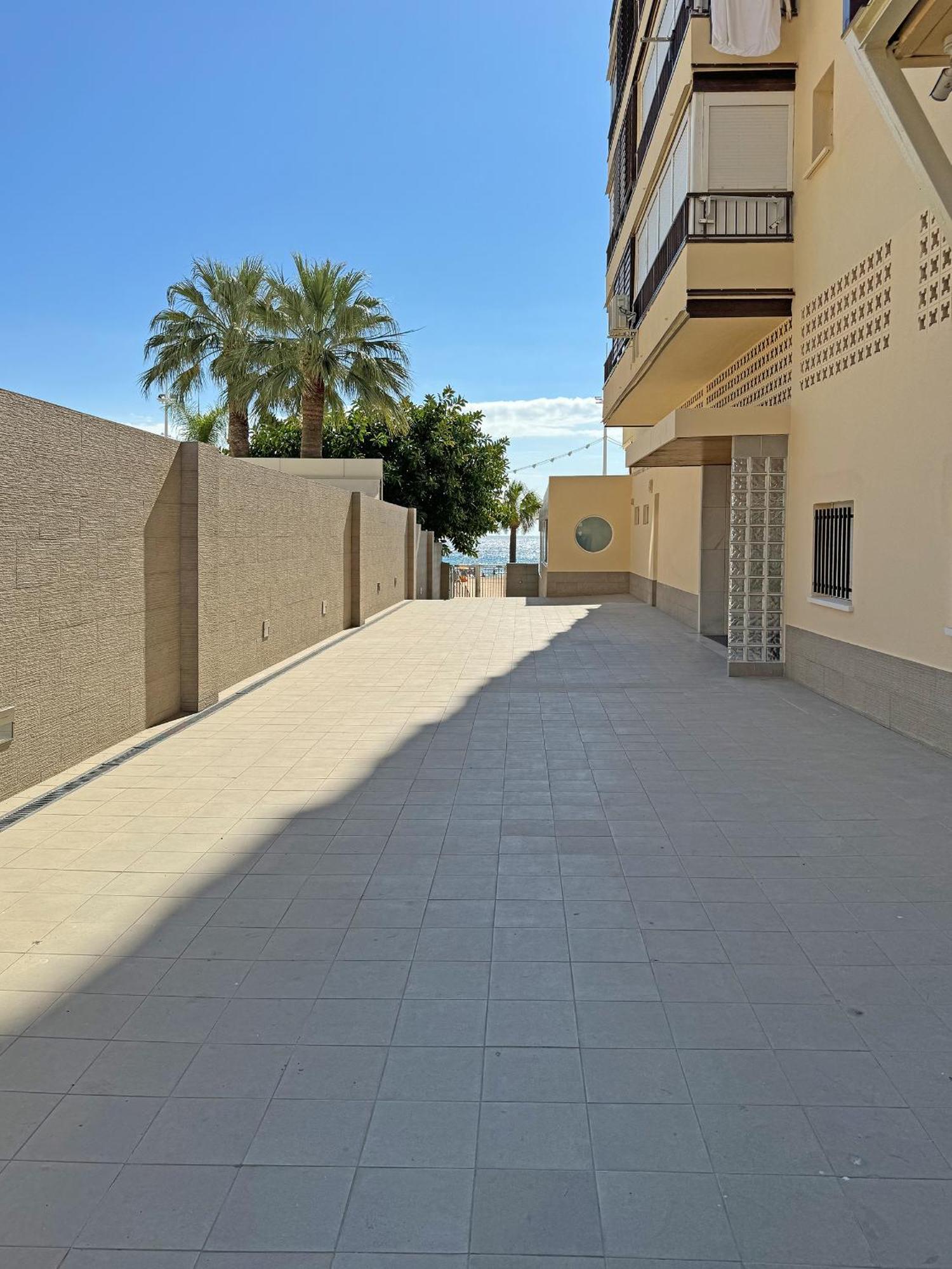 Precioso Estudio Frente La Playa بينايدورم المظهر الخارجي الصورة